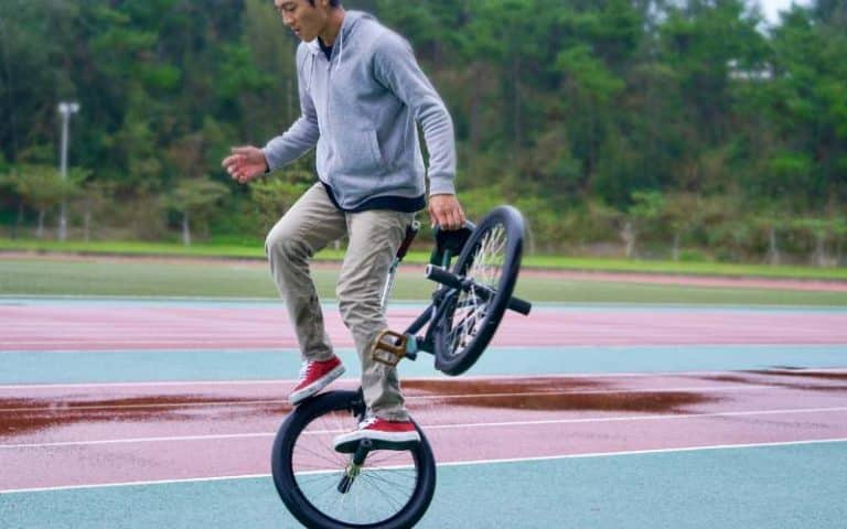 Can You Barspin On A BMX With Brakes? (Answered)