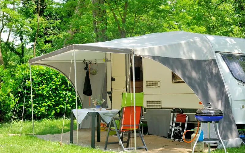 Do Camping Sites Have Electricity, Showers, Toilets, and Wi-Fi